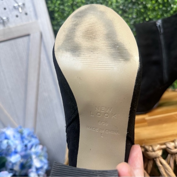 Bejeweled ankle booties - Picture 5 of 7